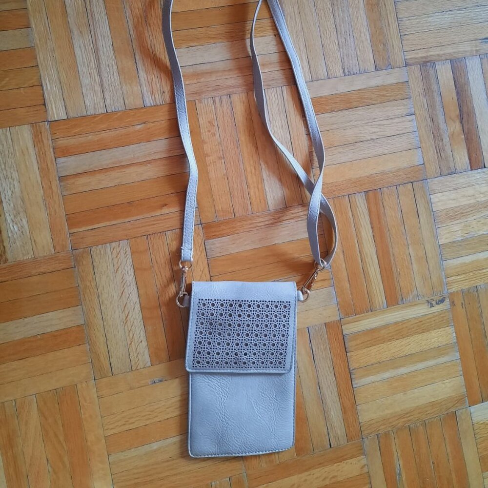 Emoin Touchscreen Phone Purse, Crossbody Cell Phone Pouch, Tan, NEW